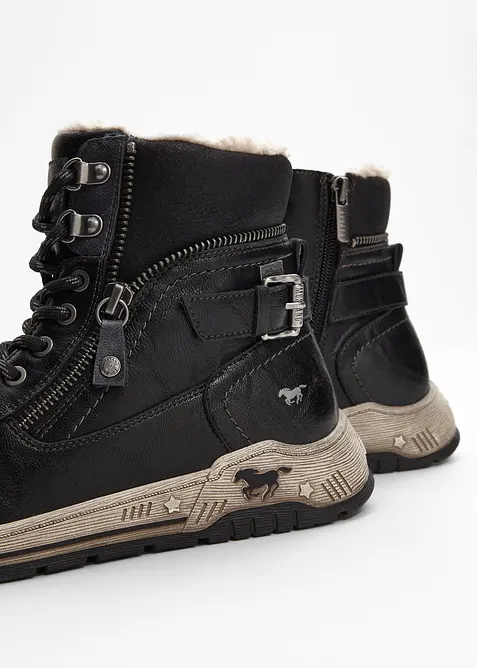 Sneakers med h&ouml;ga skaft fr&aring;n Mustang, Mustang