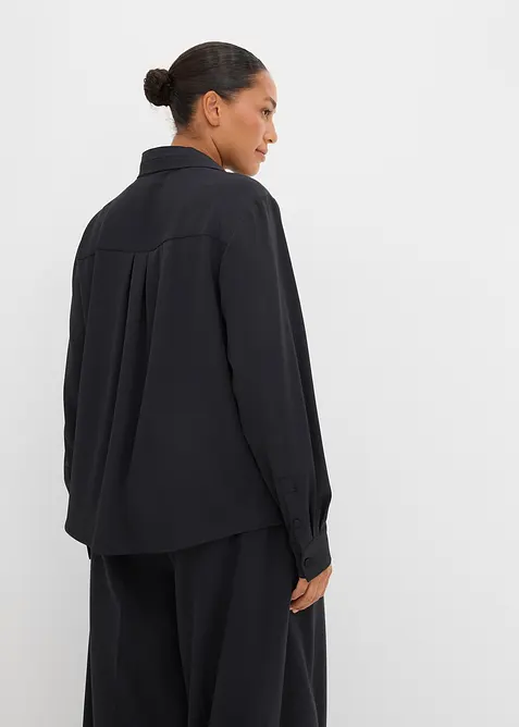 Blustopp i l&auml;tt gl&auml;nsande material, bonprix