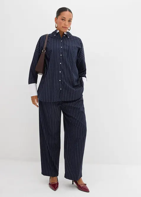 Kritstrecksrandig blus av viskosmix, bonprix