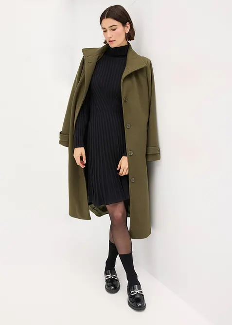 Utsvängd stickad klänning med polokrage, bonprix