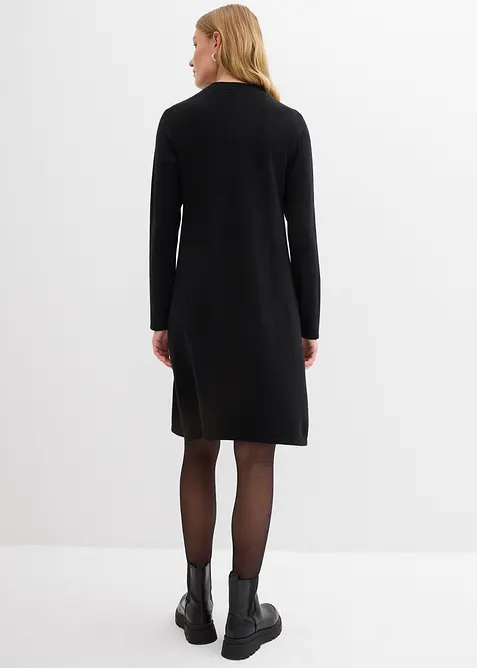 Stickad kl&auml;nning i A-linjemodell, bonprix