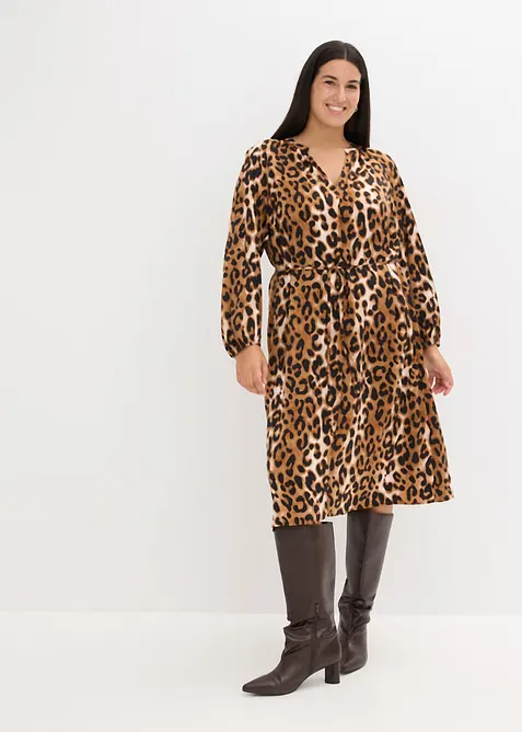 Mellanlång klänning i mjuk satin, bonprix