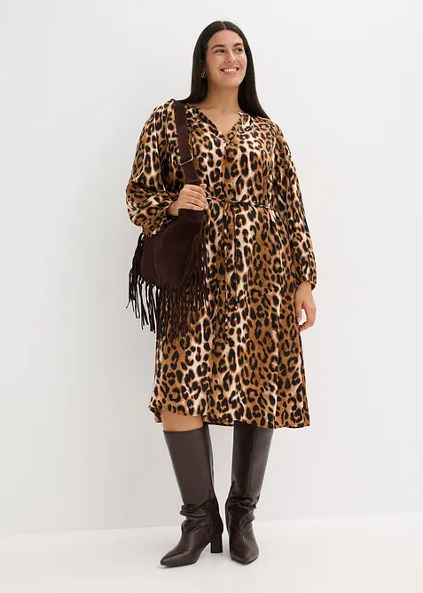 Mellanlång klänning i mjuk satin, bonprix