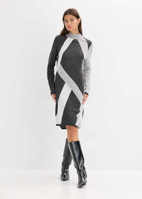 Stickad jacquardklänning med moderna ränder, bonprix