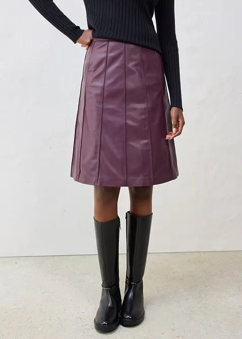 Skinnkjol i utställd modell, av lammnappa, bonprix