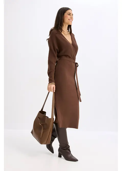 Stickad kl&auml;nning i f&ouml;ljsam viskosmix, bonprix