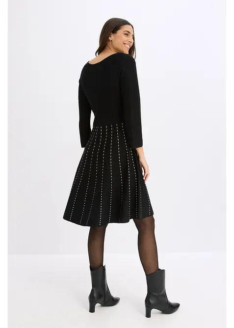 Stickad kl&auml;nning i f&ouml;ljsam viskosmix, bonprix