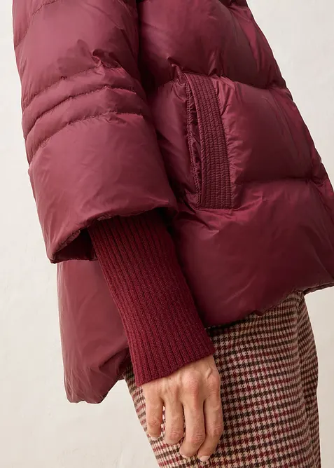 Dunjacka med återvunnet dun och stickade ärmar, bonprix