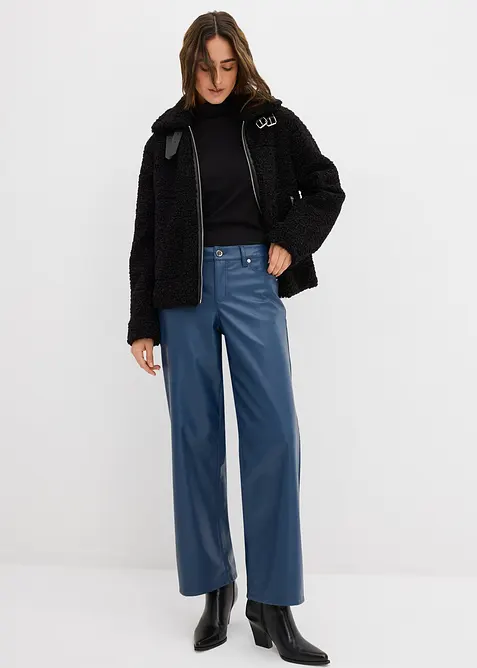 Vid byxa i skinnimitation, bonprix