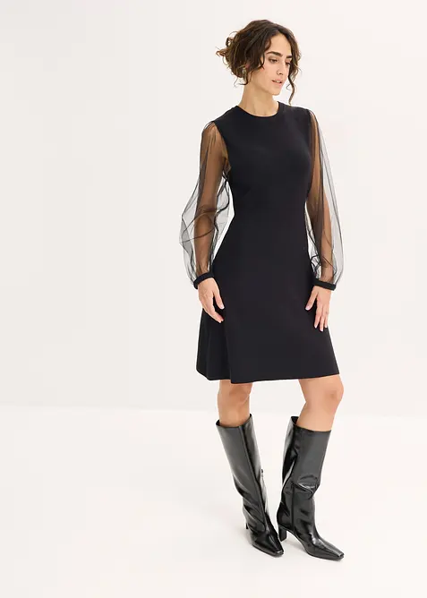 Stickad klänning i följsam viskosmix, bonprix