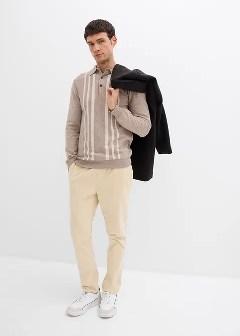 Finstickad tröja med tenniskrage, Slim Fit, bonprix