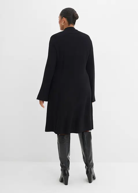 Stickad klänning med A-linje av viskosmix, bonprix