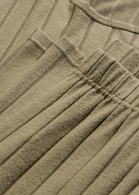 Topp och byxa i mjukt, ribbstickat material, bonprix