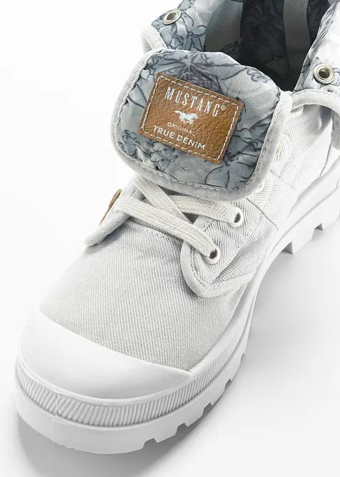Sneakers med h&ouml;ga skaft fr&aring;n Mustang, av bomullskanvas, Mustang