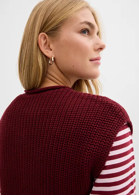 Stickad v&auml;st med fickor, bonprix