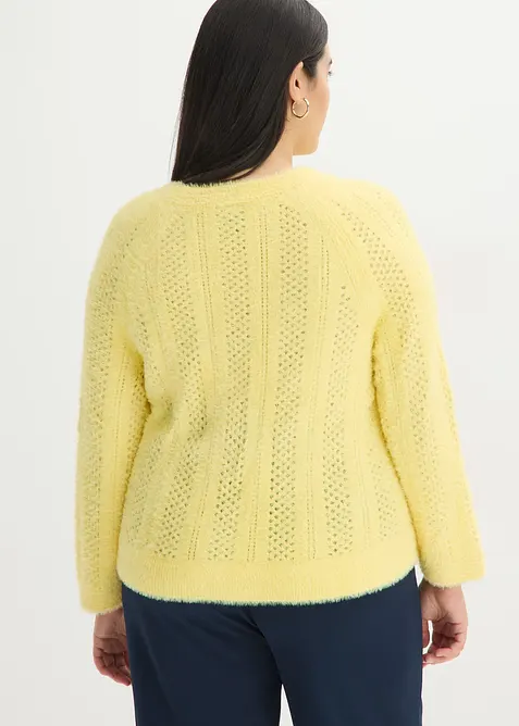 H&aring;lstickad tr&ouml;ja med fj&auml;dergarn, bonprix