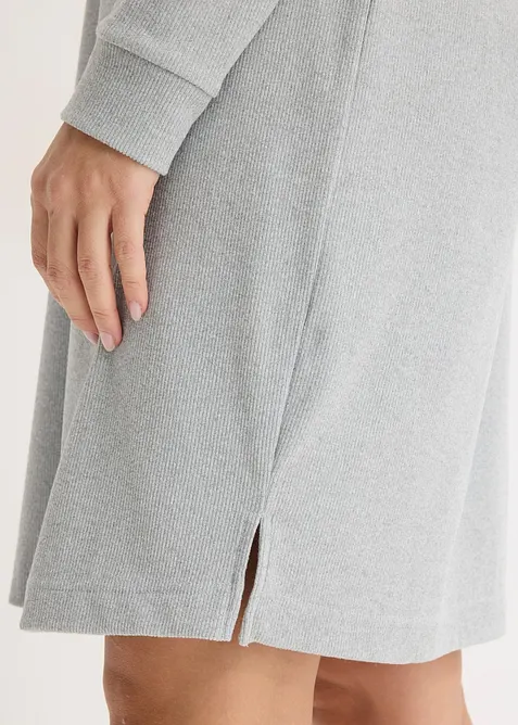 Mjuk kl&auml;nning i ribbstickat material, bonprix