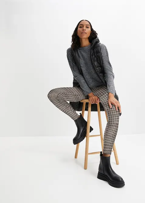 Stickad tr&ouml;ja med rund halsringning i melerad look, bonprix