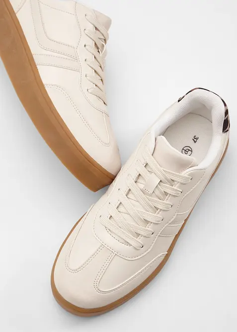 Sneakers med plat&aring;sula och retrolook, bonprix