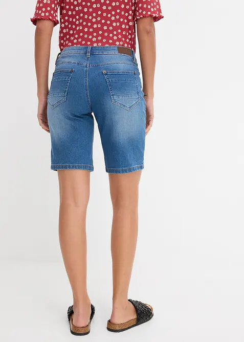Stretchiga jeansbermudas med f&auml;rgade uppvikta benslut, bonprix
