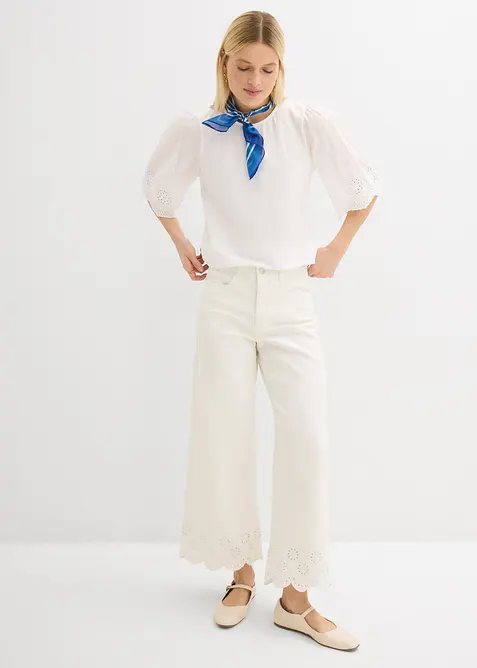 Topp med h&aring;lbroderi, bonprix