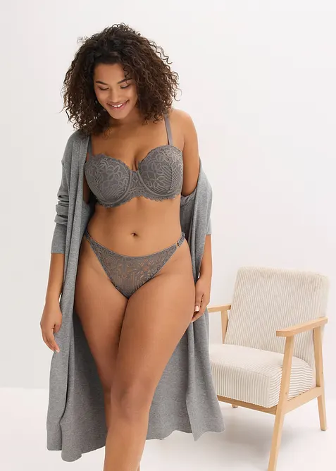 Stringtrosa i spets, bonprix