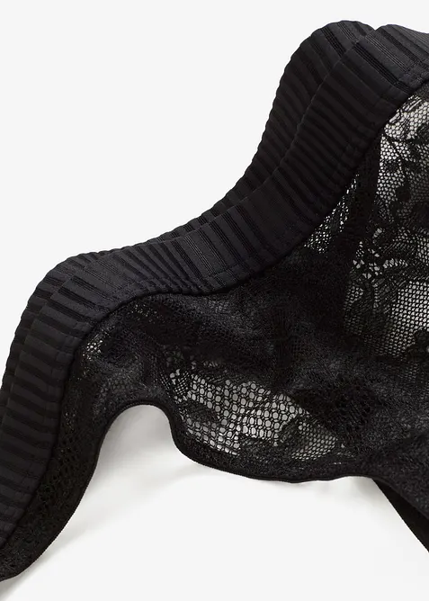 Stringtrosa med mjuk spets, bonprix