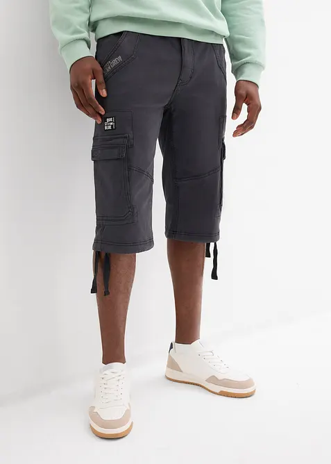 L&aring;nga shorts med stretch och cargofickor, normal passform, bonprix