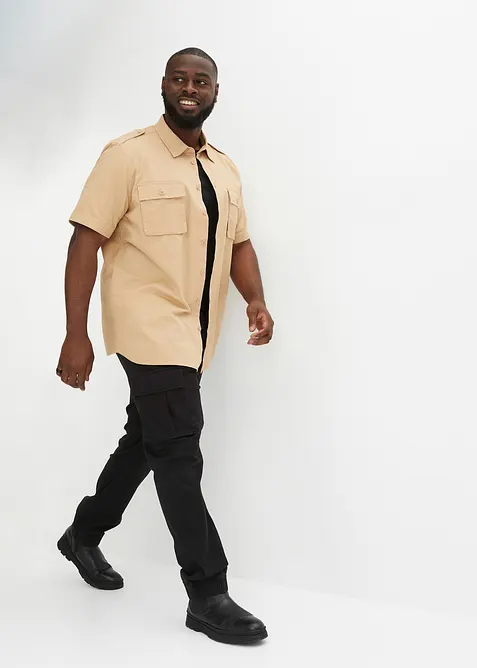 Cargobyxa i dra p&aring;-modell med raka ben, normal passform, bonprix