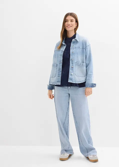 Blus med spets i mjuk viskosmix, bonprix