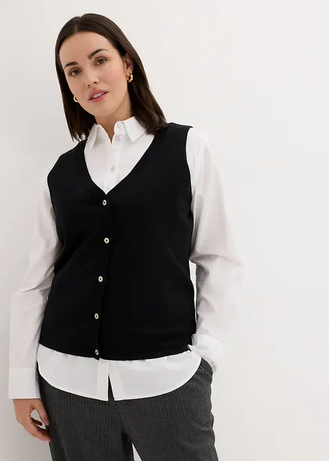 Finstickad v&auml;st med knappar, bonprix