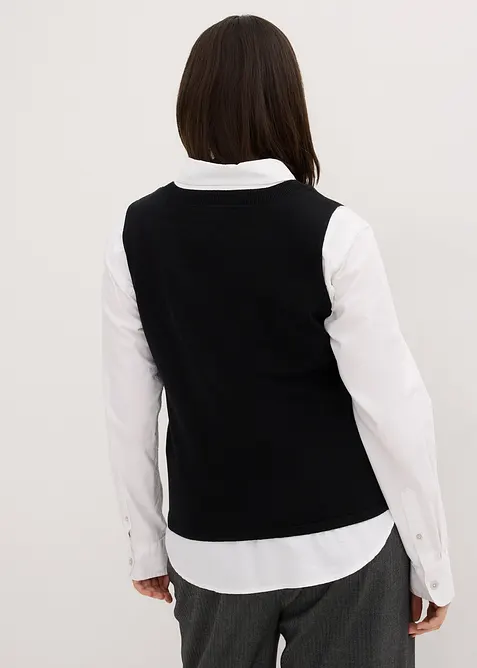 Finstickad v&auml;st med knappar, bonprix