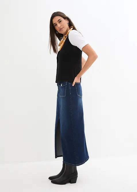 Finstickad v&auml;st med knappar, bonprix