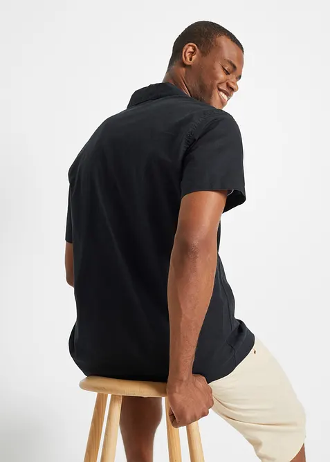 Kort&auml;rmad skjorta i luftig linnemix, avslappnad passform, bonprix