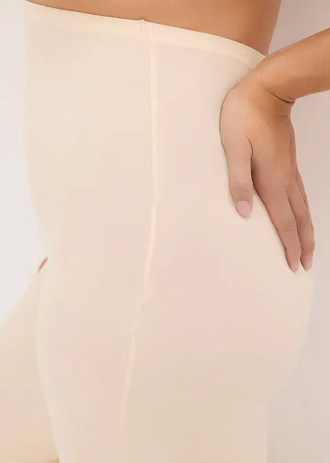 Capribyxa i bomull med l&auml;tt formande effekt, bonprix