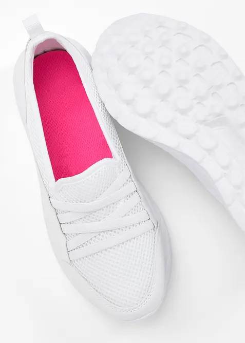 Bekv&auml;ma slip-on-sneakers med l&auml;tt sula, bonprix