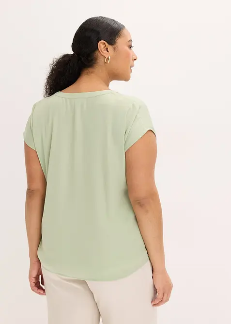 Ledig satinblus med &ouml;verskurna &auml;rmar, bonprix