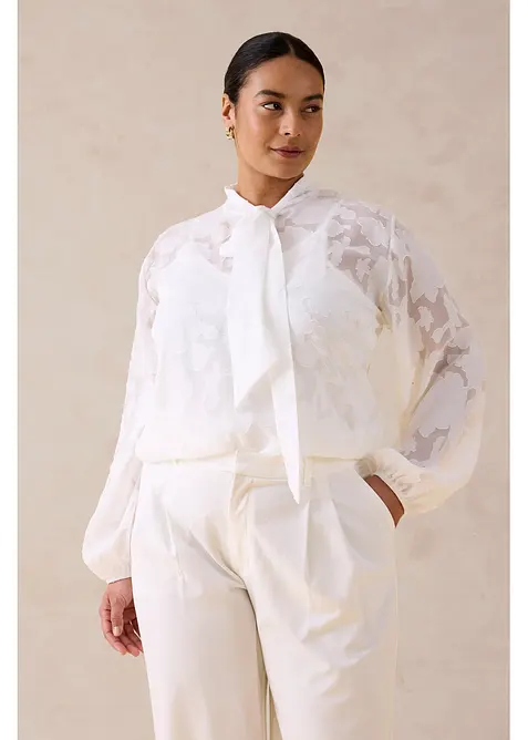 Dra p&aring;-blus med broderi, bonprix