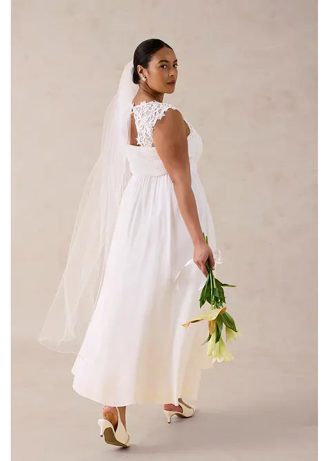 L&aring;ng aftonkl&auml;nning med spets, bonprix