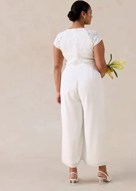 Jumpsuit av tunn chiffong med spets, bonprix