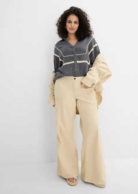 Muslinblus med spetsinf&auml;llningar, bonprix