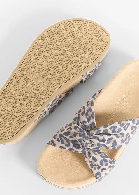 Djurm&ouml;nstrad toffla med plat&aring;sula fr&aring;n Marco Tozzi, Marco Tozzi