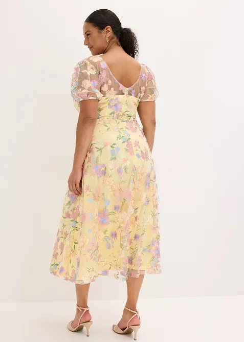 Spetskl&auml;nning med blombroderi, bonprix