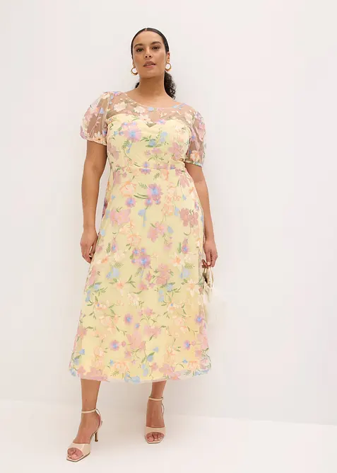 Spetskl&auml;nning med blombroderi, bonprix