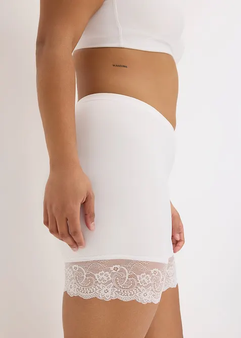 Cykelbyxa i svalkande polyamid och "anti skav"-ben i spets, bonprix