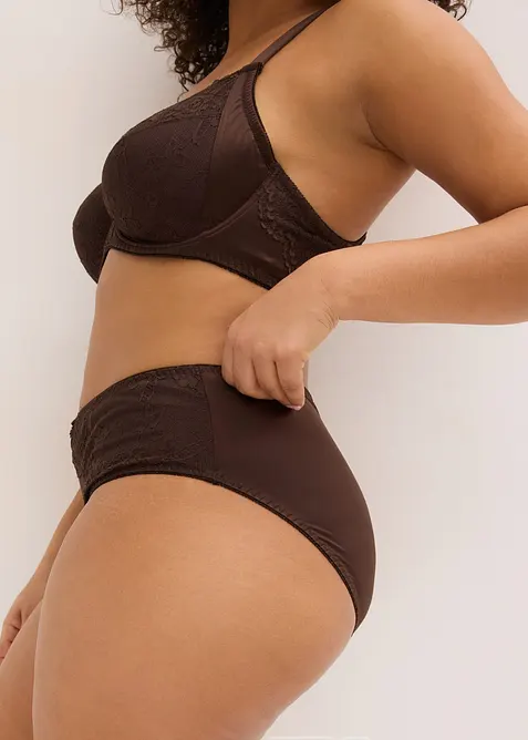 Maxitrosa med glansiga effekter, bonprix