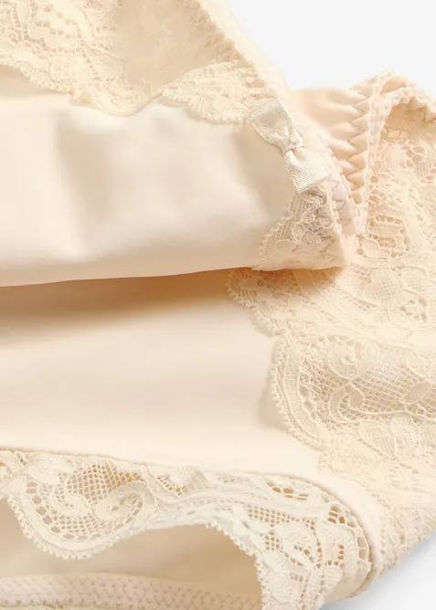 Formande trosa med skir spets, bonprix