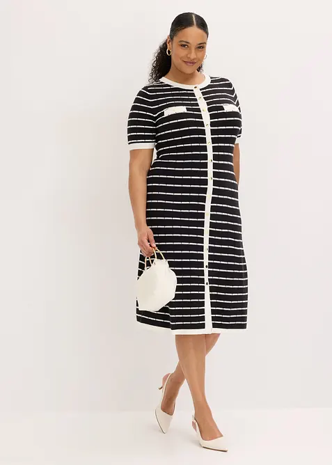 Stickad kl&auml;nning i viskos med knappar, bonprix