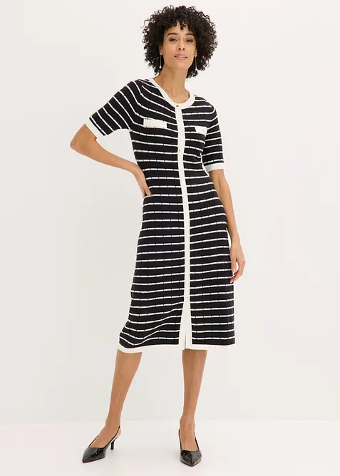 Stickad kl&auml;nning i viskos med knappar, bonprix