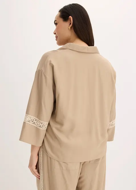 Blus i f&ouml;ljsam viskos, bonprix